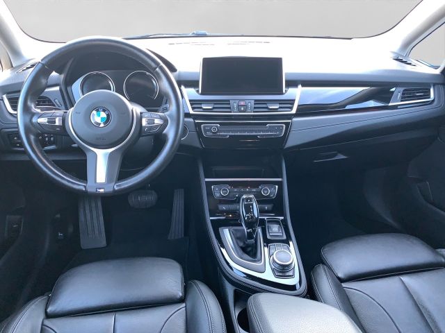 Fahrzeugabbildung BMW 218d Active Tourer Sport Line+LED+Navi+Leder+DAB