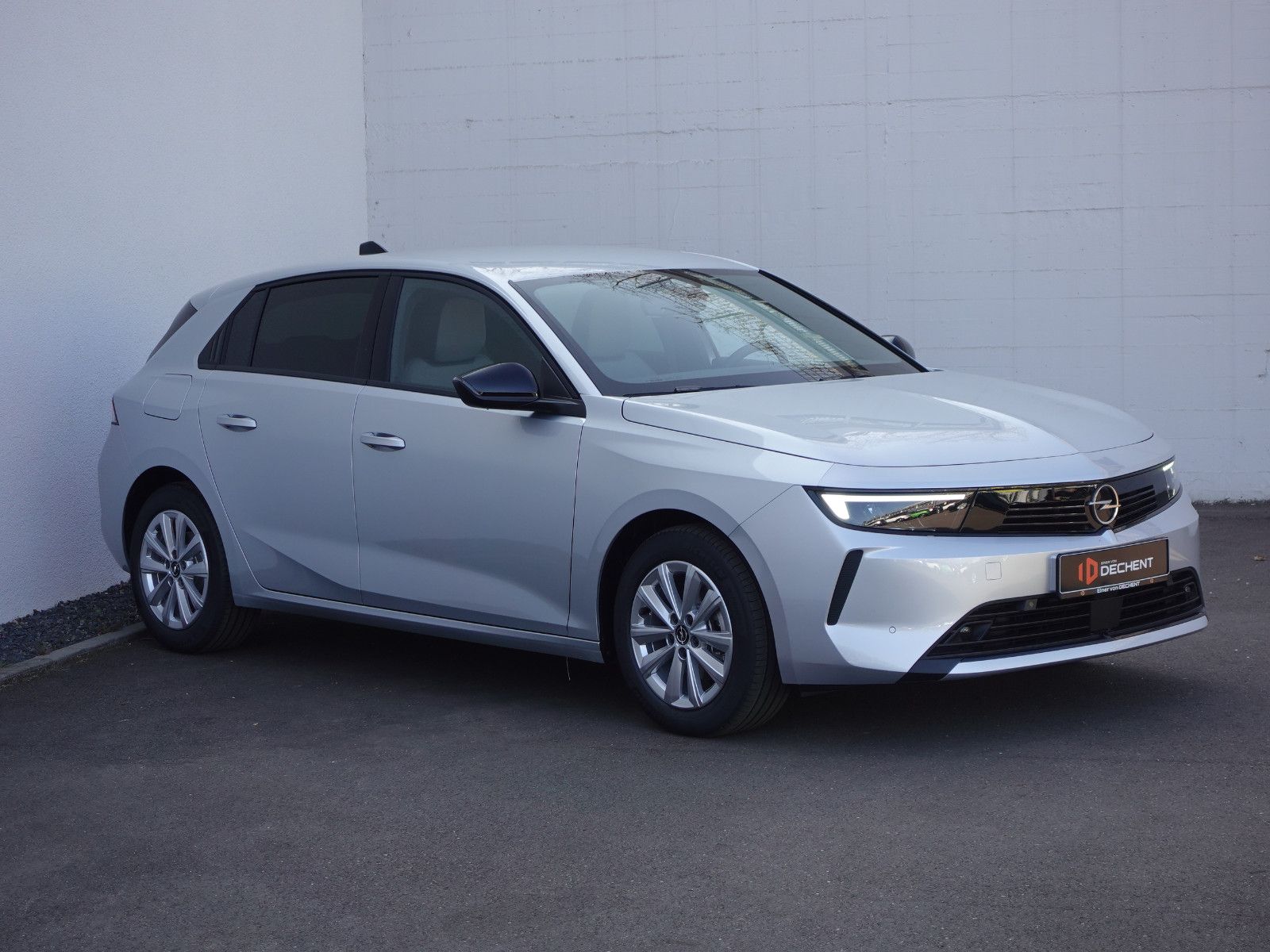 Fahrzeugabbildung Opel Astra Edition 1.2Turbo  Navi,Kamera,Sitzh.,LED