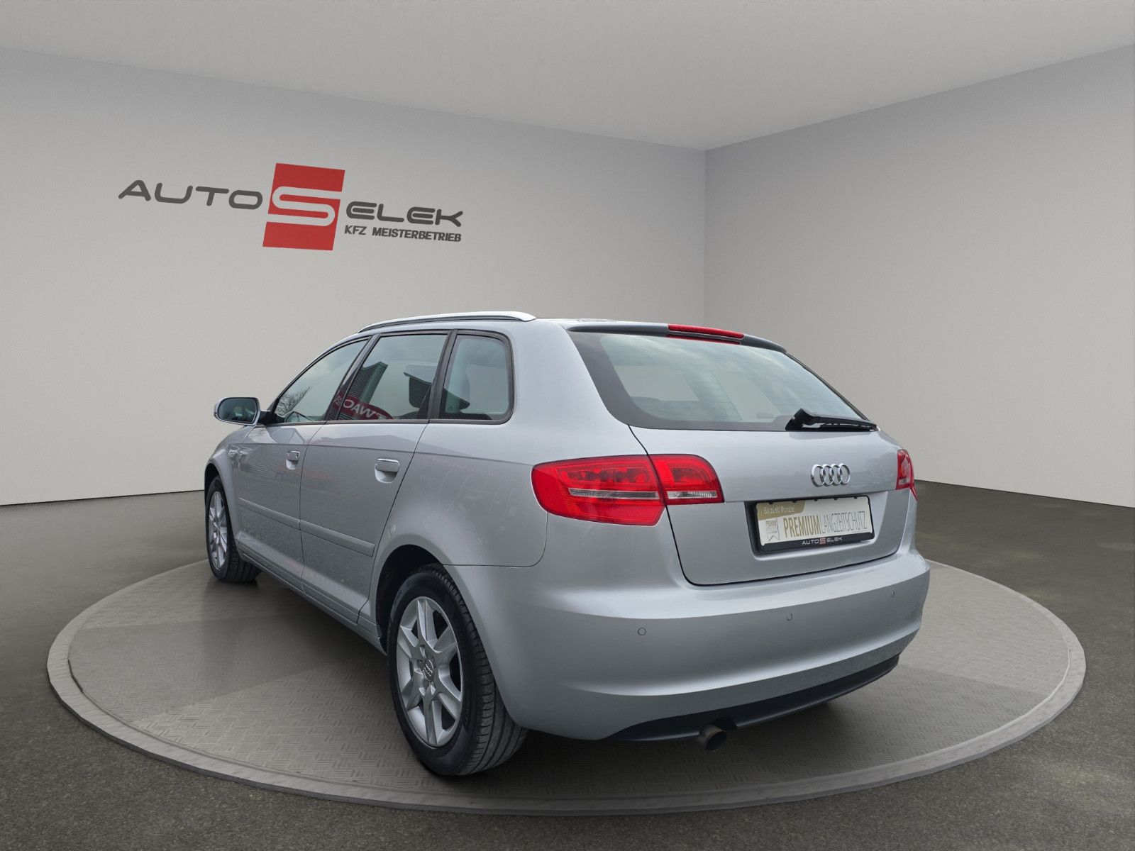 Fahrzeugabbildung Audi A3 Sportback 1.2 TFSI Attraction+Klima+SHZ