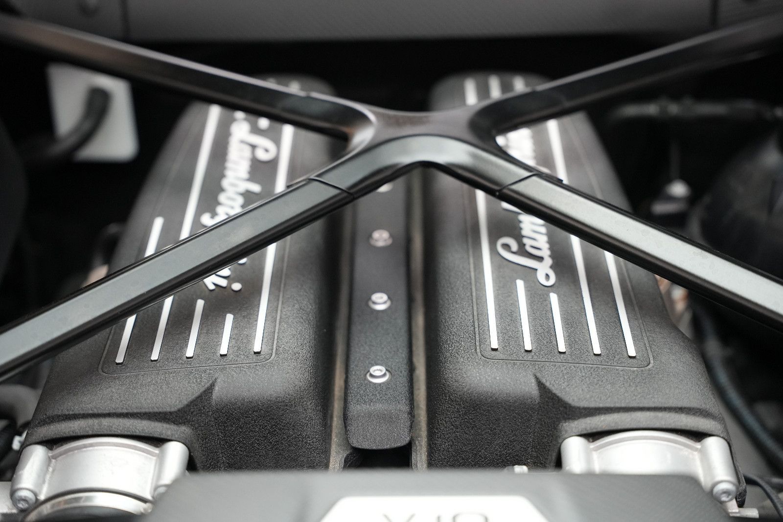 Fahrzeugabbildung Lamborghini Huracan Huracán /LIFT/KAMERA/CARBON/SCHALENSITZ/