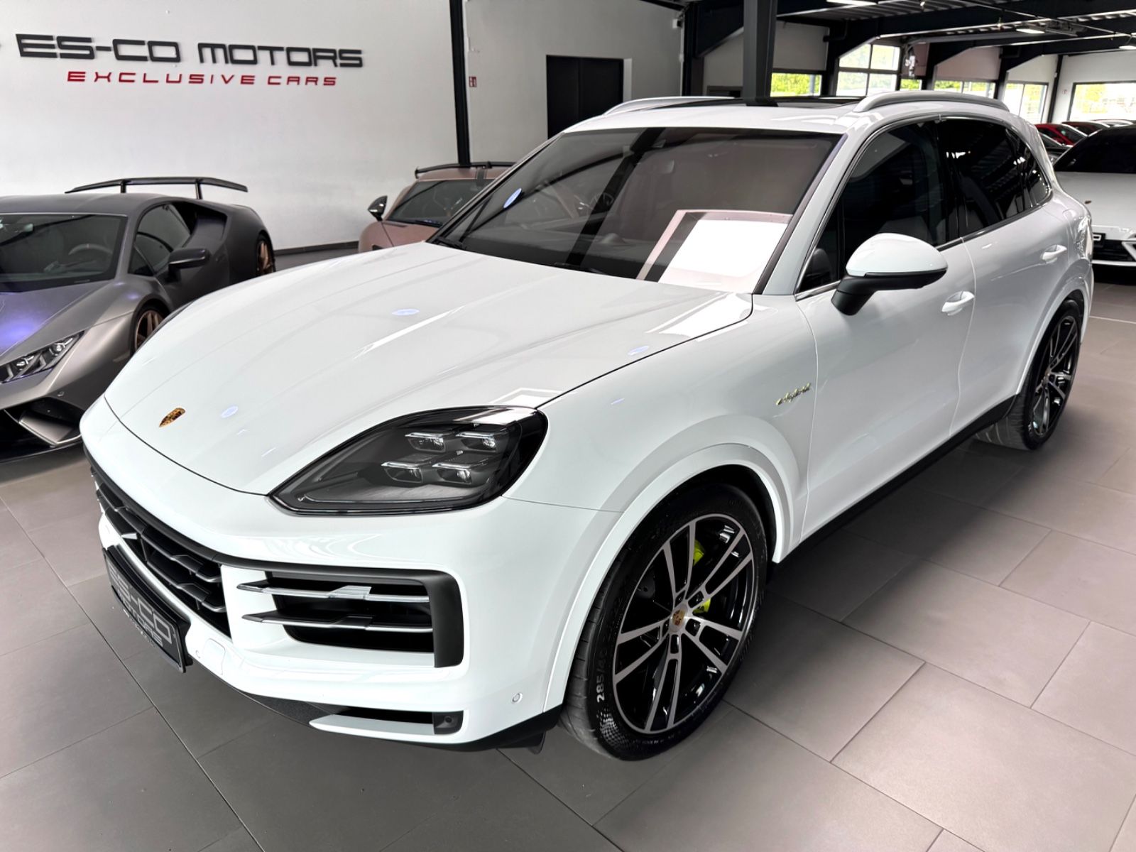 Porsche CAYENNE E-HYBRID B-DISPLAY*MASSAGE*HD-MATRIX*22"