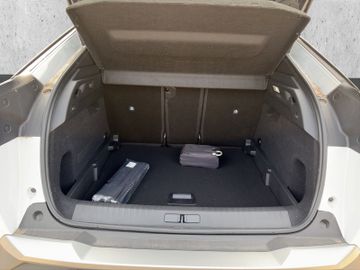 Peugeot 3008 1.2 136 Allure Kam.+KeyLess+LED+Navi+SHZ