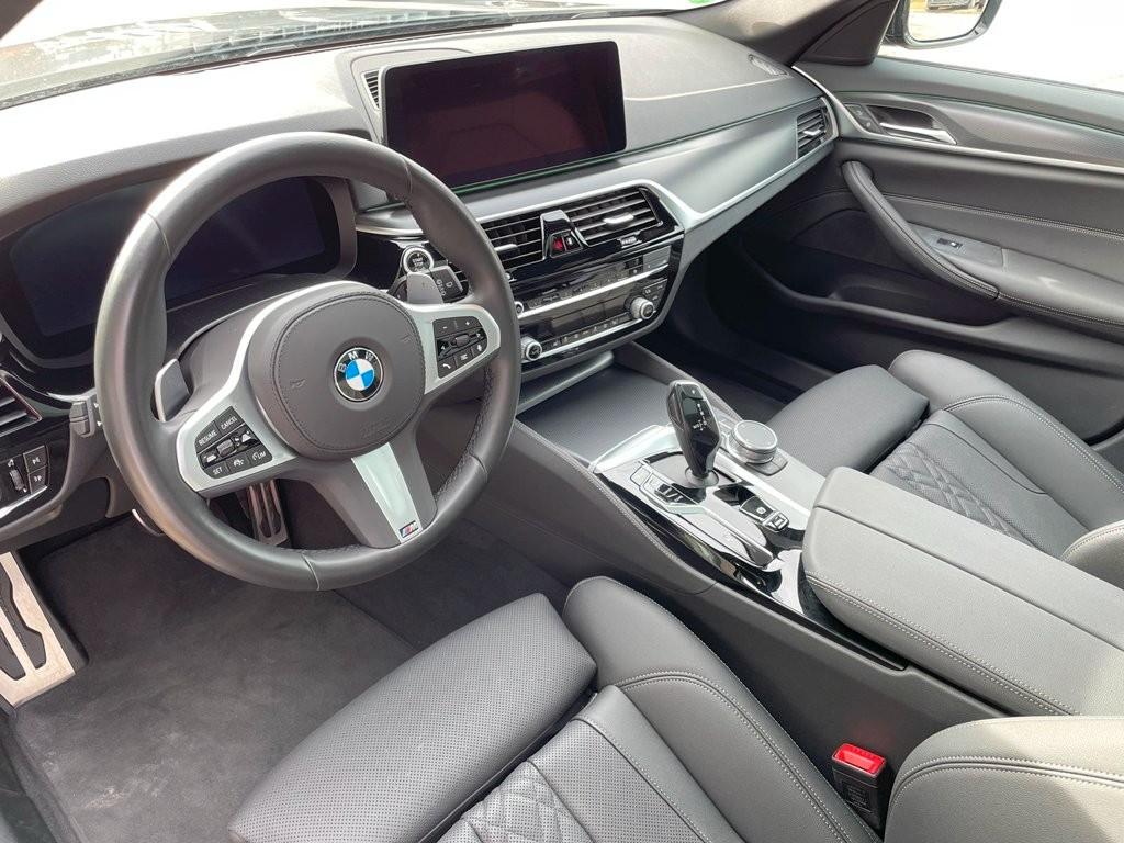 BMW 520d xDrive Touring/M-Sport/19"/AHK/Pano/ACC/Key – 6
