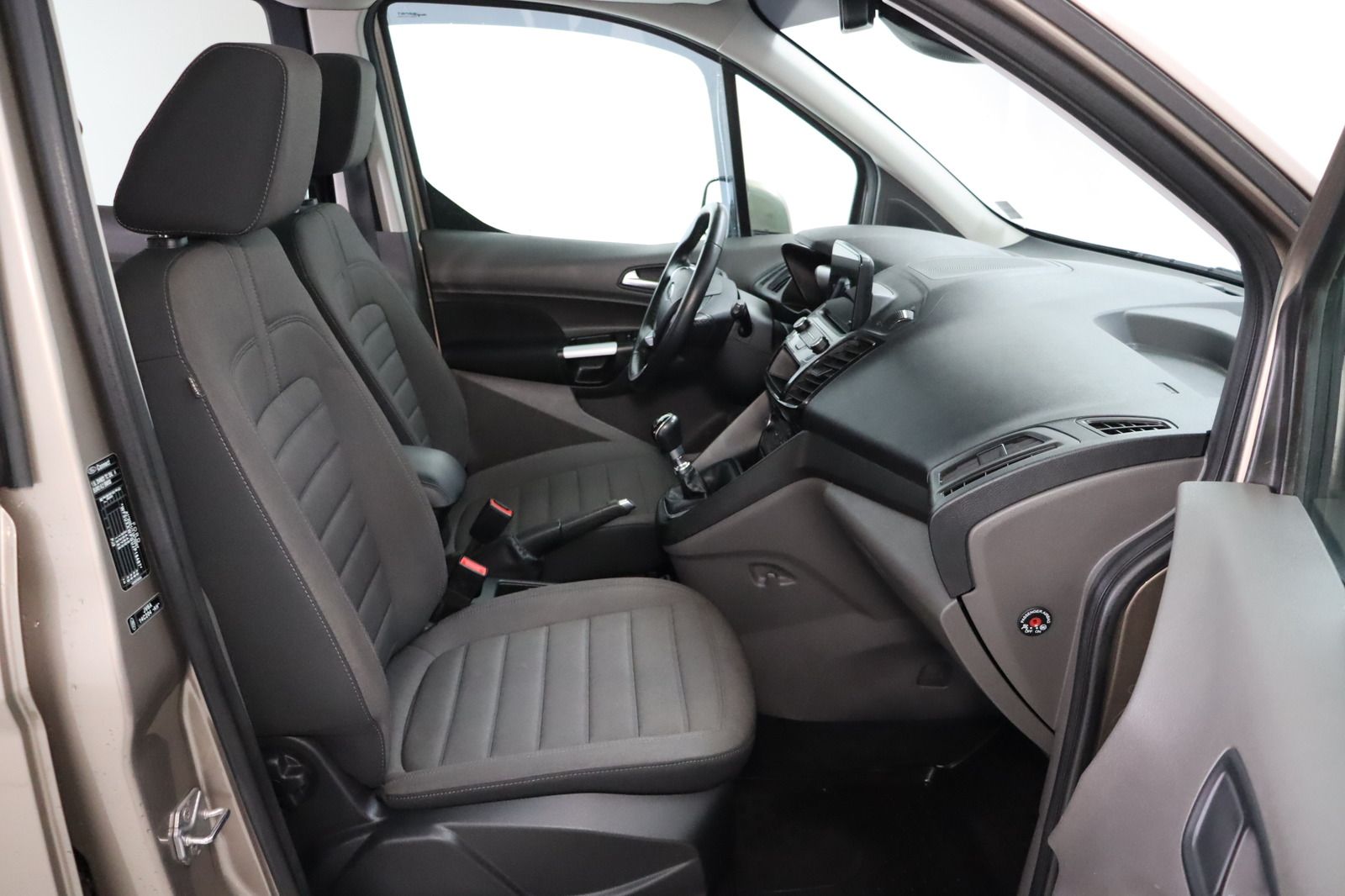 Fahrzeugabbildung Ford Grand Tourneo Connect 1.5 ECOBLUE Titanium