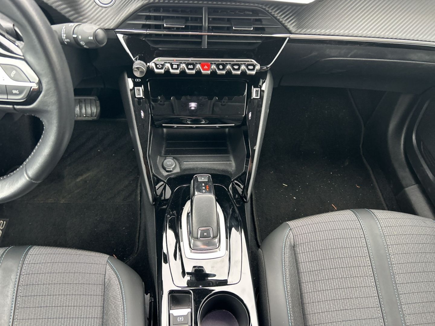 Fahrzeugabbildung Peugeot 2008 Allure 1.2 PureTech 130 EU6d GT- Line *AHK*