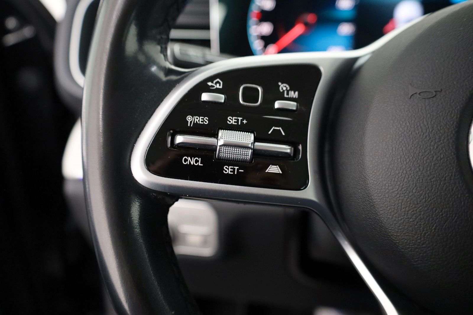 Fahrzeugabbildung Mercedes-Benz GLE 350d 4M AMG Line Leder,Navi,LED,360°,ParkPak
