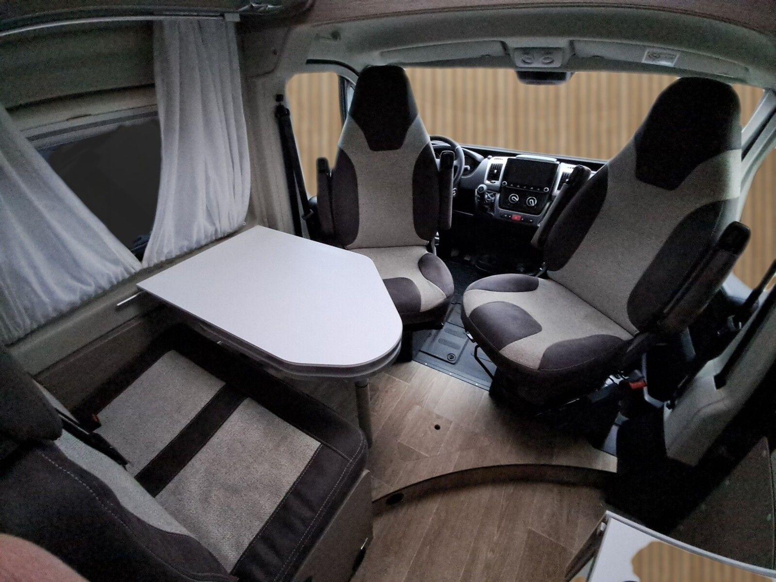 Fahrzeugabbildung Pössl Roadcruiser Revolution Citroen 165 PS AHK,RK,Mar