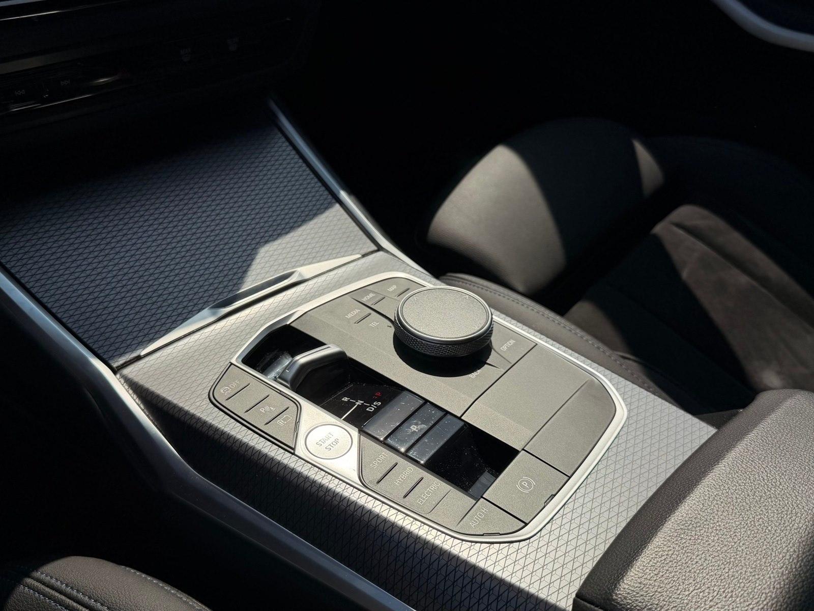 BMW 330e M Sport|Panorama|HiFi|Head-Up