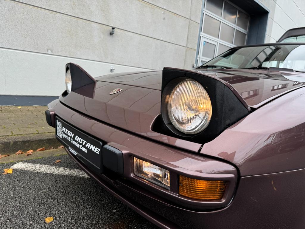 Porsche 944