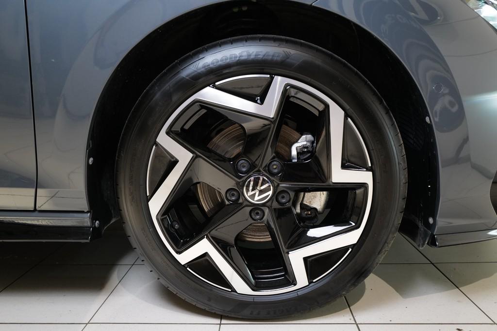 Volkswagen Golf VIII 1.5TSI R-Line Black Style AHK Pano 360, миниатюра 25