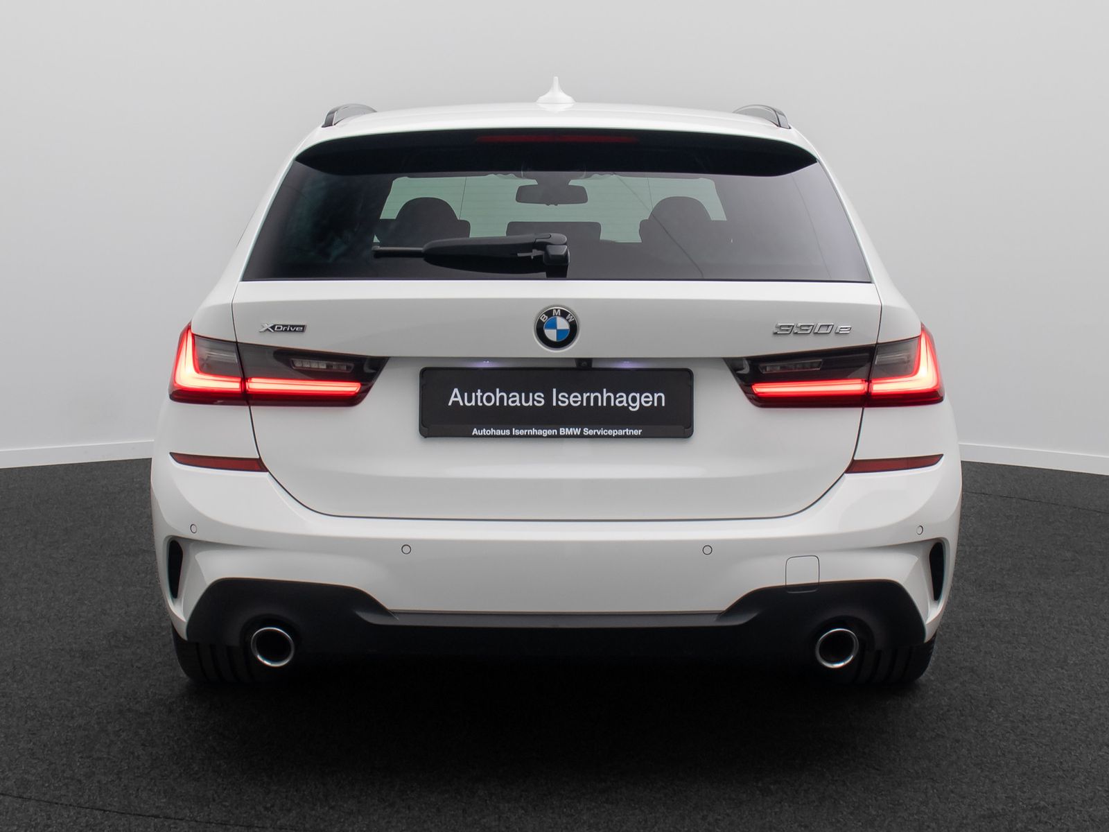 Fahrzeugabbildung BMW 330e xD M Sport 360&deg; Alarm HUD DAB Laser H/K 18"