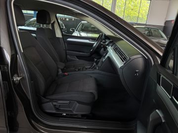 Volkswagen Passat Variant - 9