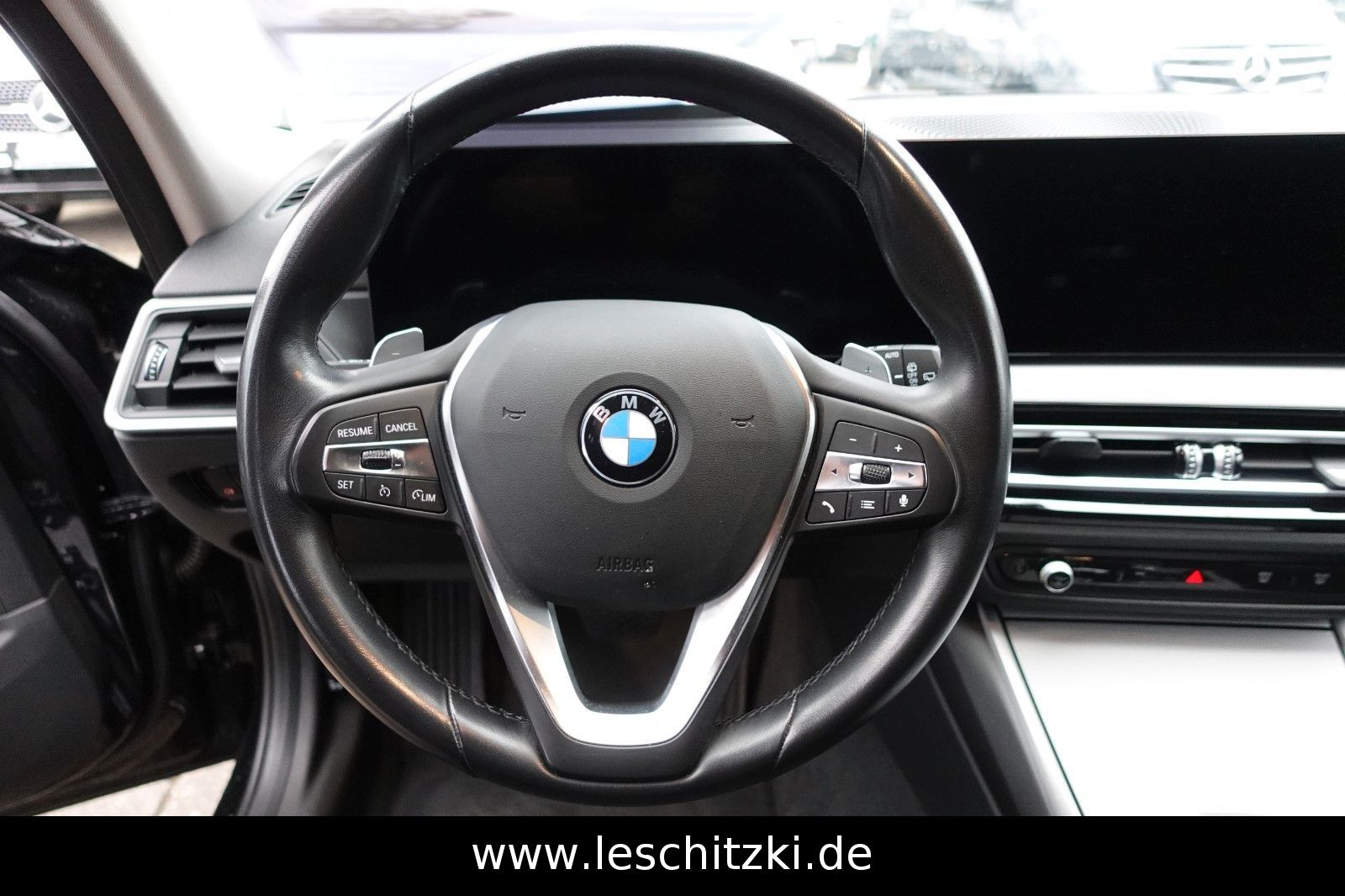 BMW 320i Touring Automatik/LED/Navigation foto 24