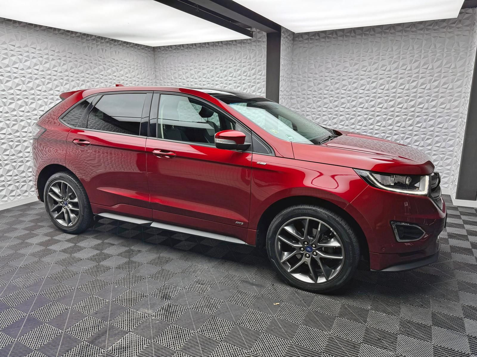 Fahrzeugabbildung Ford EDGE 2.0 TDCi ST-LINE 4x4/SONY/PANO/MEMORY/RCAM