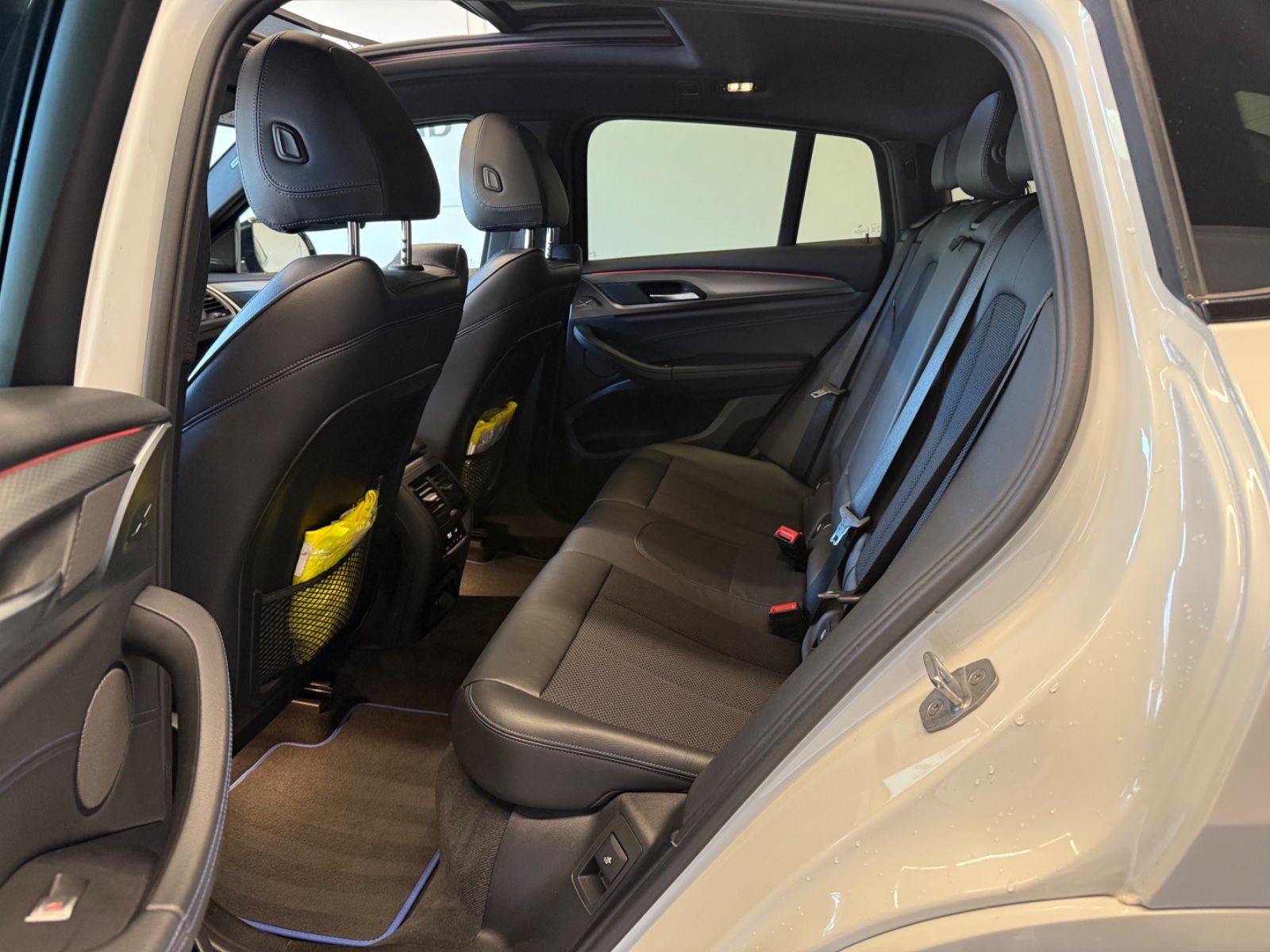 Fahrzeugabbildung BMW X4 xDrive 30 d M Sport Pano, HeadUp, HarmanKard.