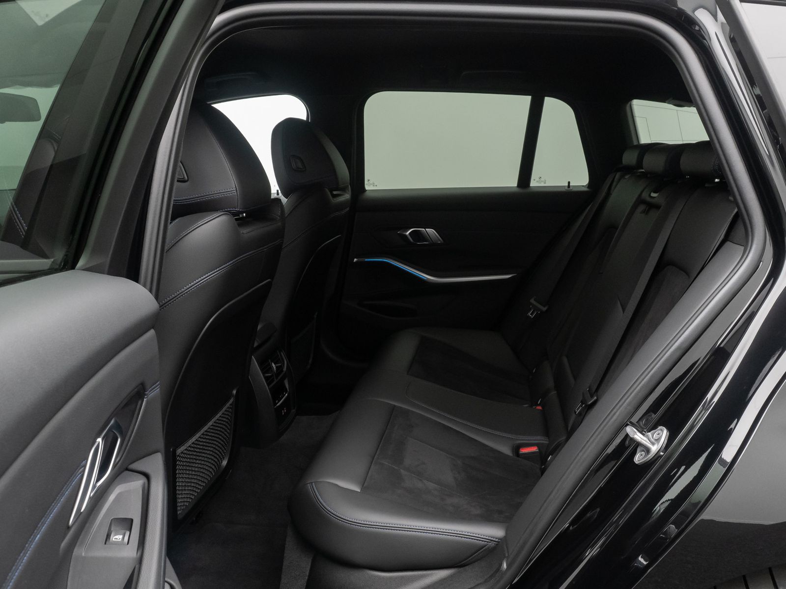 Fahrzeugabbildung BMW 330e xD M Sport DAB Laser 360°Alarm AHK HiFi 19"