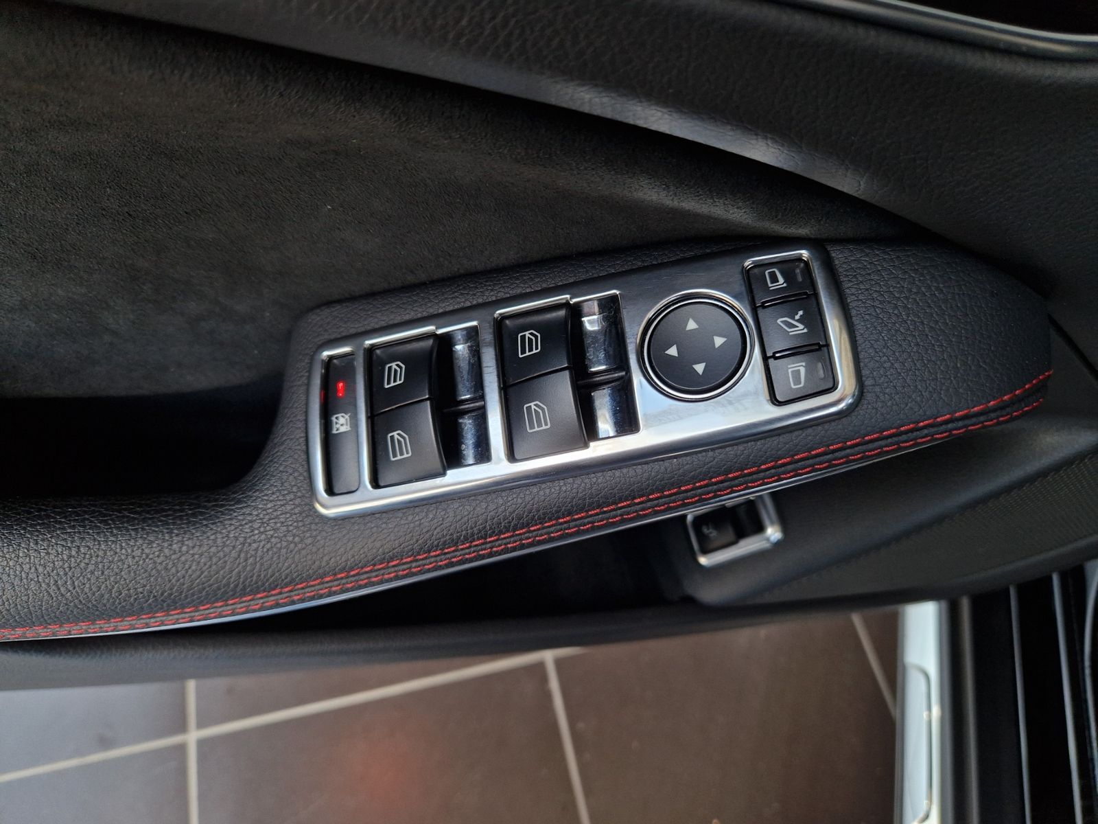 Fahrzeugabbildung Mercedes-Benz GLA 250 4Matic AMG-LINE PANO LED