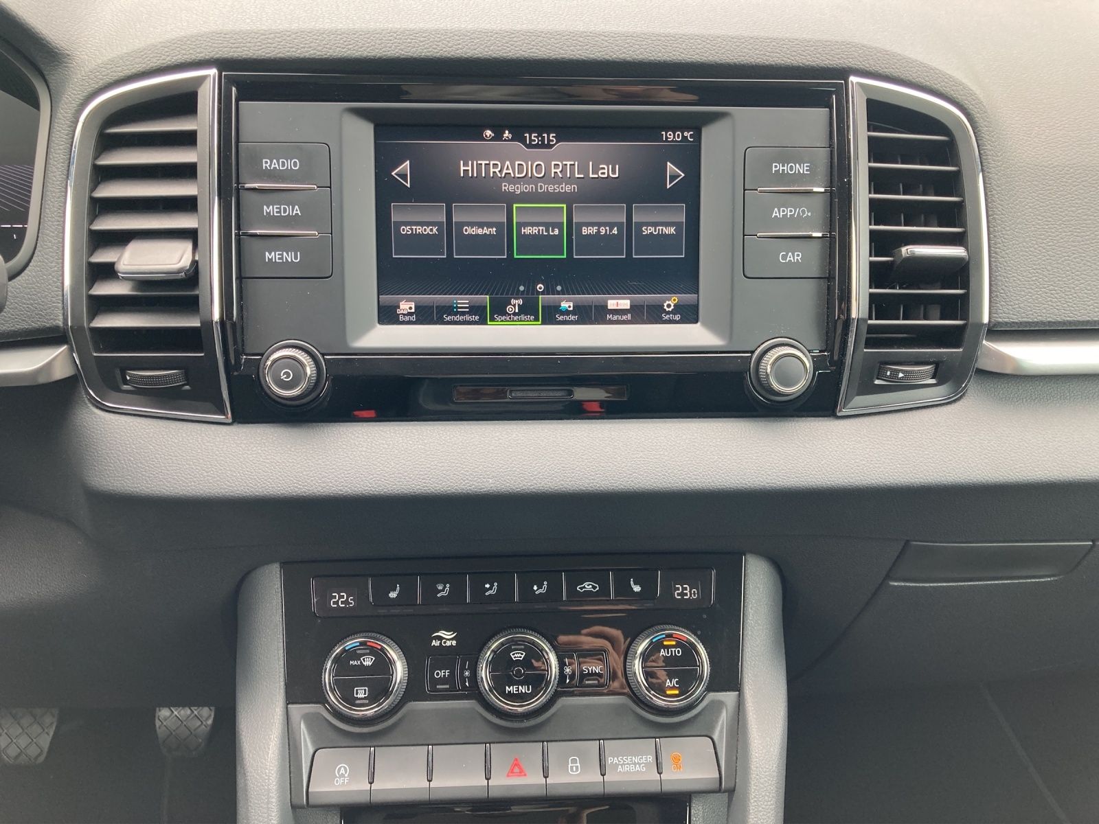 Fahrzeugabbildung SKODA Karoq TSI Ambition