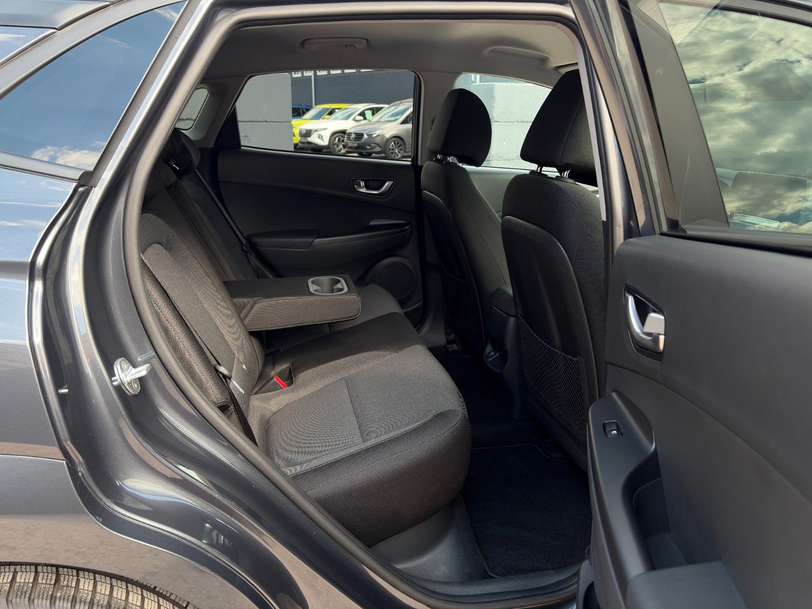 Fahrzeugabbildung Hyundai KONA E Trend NAV LHZ LKA LFA ACC KRELL CarPlay