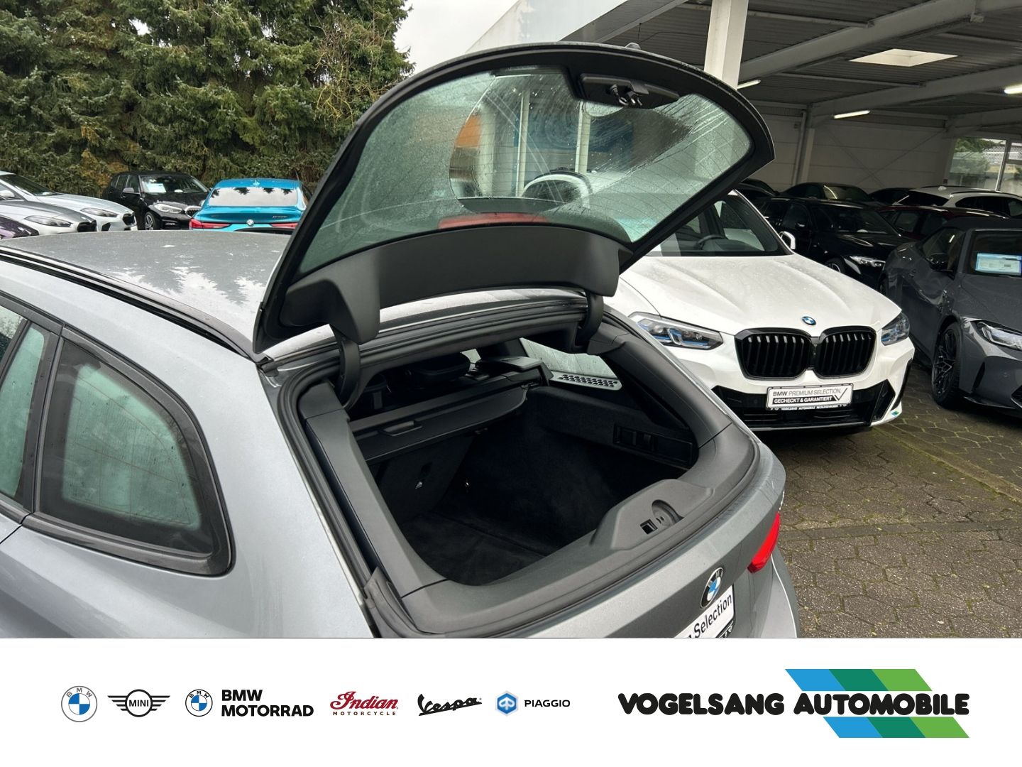 Fahrzeugabbildung BMW 318 iTouring,M Sport,HeadUp,Rückfahrk.,DrivingAs