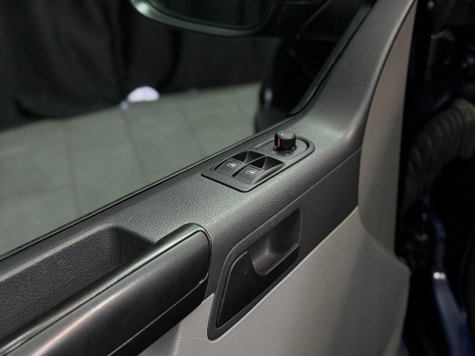 Fahrzeugabbildung Volkswagen T5 Transporter Kasten |KLIMA|1.HAND|RECARO|UMBAU