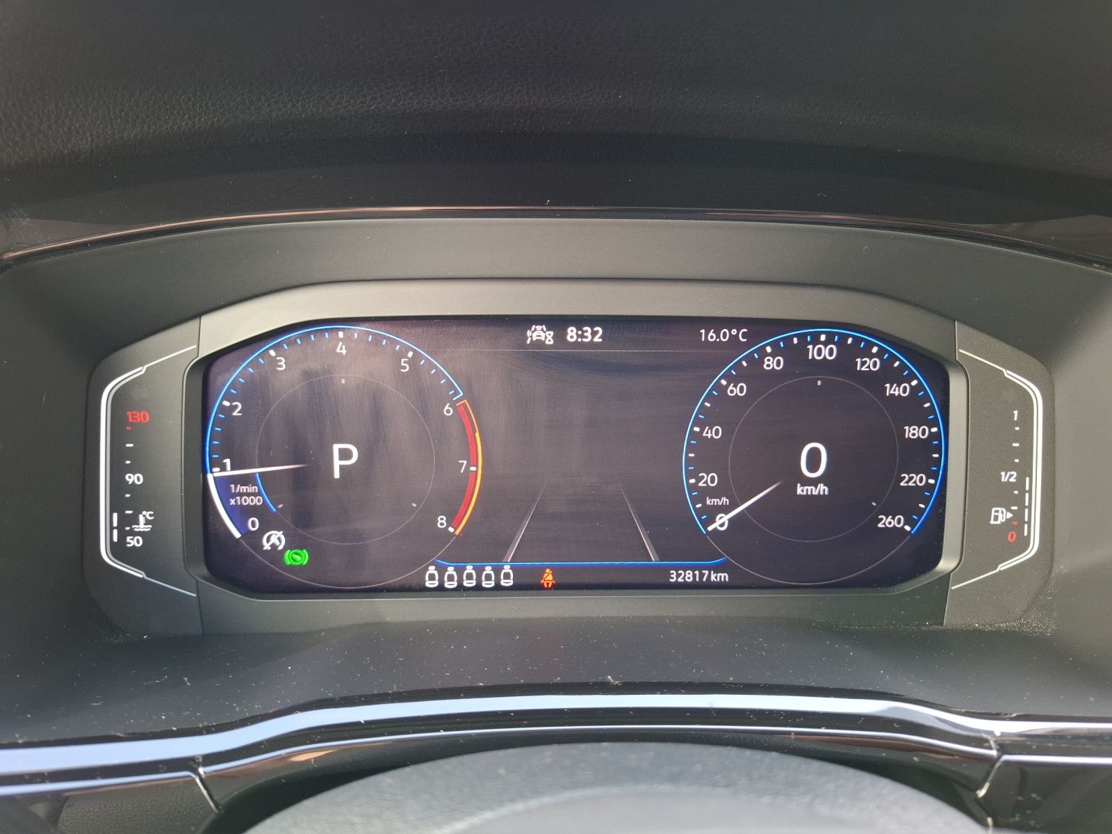 Fahrzeugabbildung Volkswagen Touran TSI Highline DSG 7-Si AHK AID ACC RFK SH