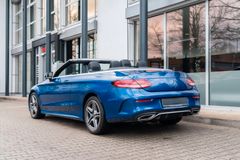 MERCEDES-BENZ C220d Cabrio/ AMG LINE/ BURMERSTER/ CARPLAY/LED MERCEDES-BENZ C220d Cabrio/ AMG LINE/ BURMERSTER/ CARPLAY/LED