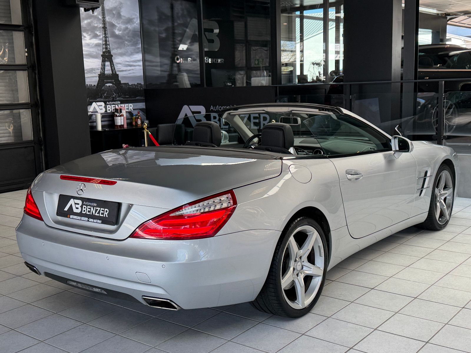 Fahrzeugabbildung Mercedes-Benz SL 350 /AMG/HARMAN-KARDON/MEMORY/T-WINKEL