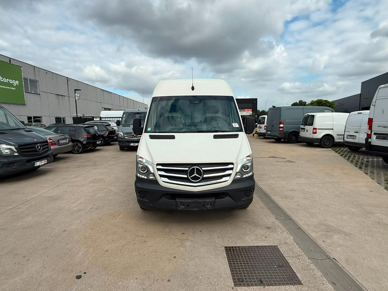 Mercedes-Benz Sprinter 319 (Stock ID 01043)