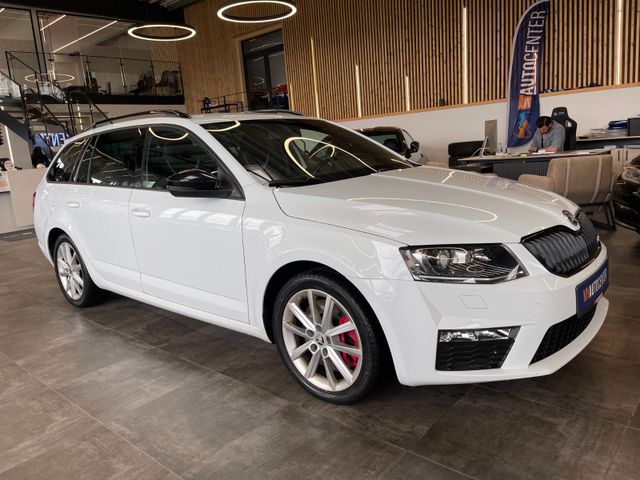 Skoda Octavia Combi RS *TEMPOMAT*NAVI*AHK*BI-XENON*