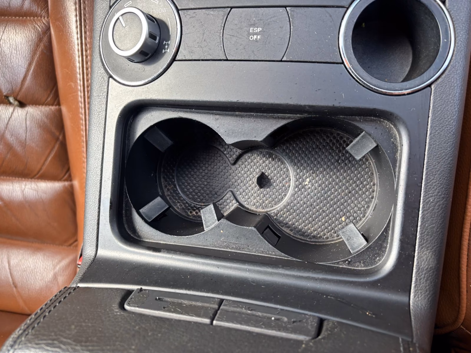 Volkswagen Touareg 2004 — photo 27