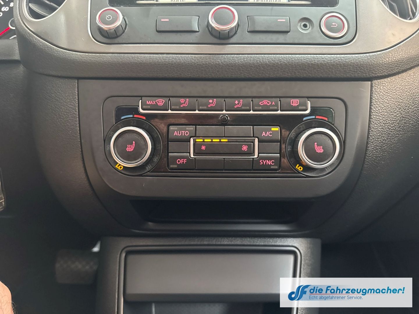 Fahrzeugabbildung Volkswagen Golf Plus VI Life Navi Dyn. Kurvenlicht 2-Zonen-