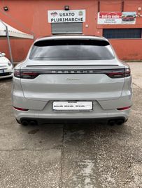 Porsche Cayenne - 4