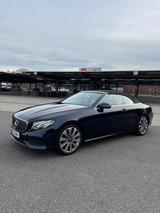 Mercedes-Benz E 200 Autom. - - blaue Mercedes-Benz E 200