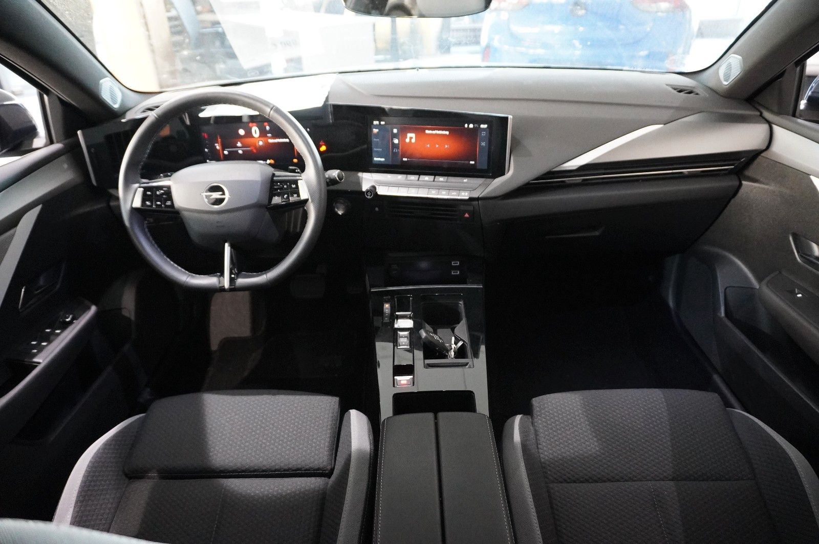 Fahrzeugabbildung Opel Astra L ST 1.2T EDITION AT-8 NAVI/LED/SPORT/DAB+