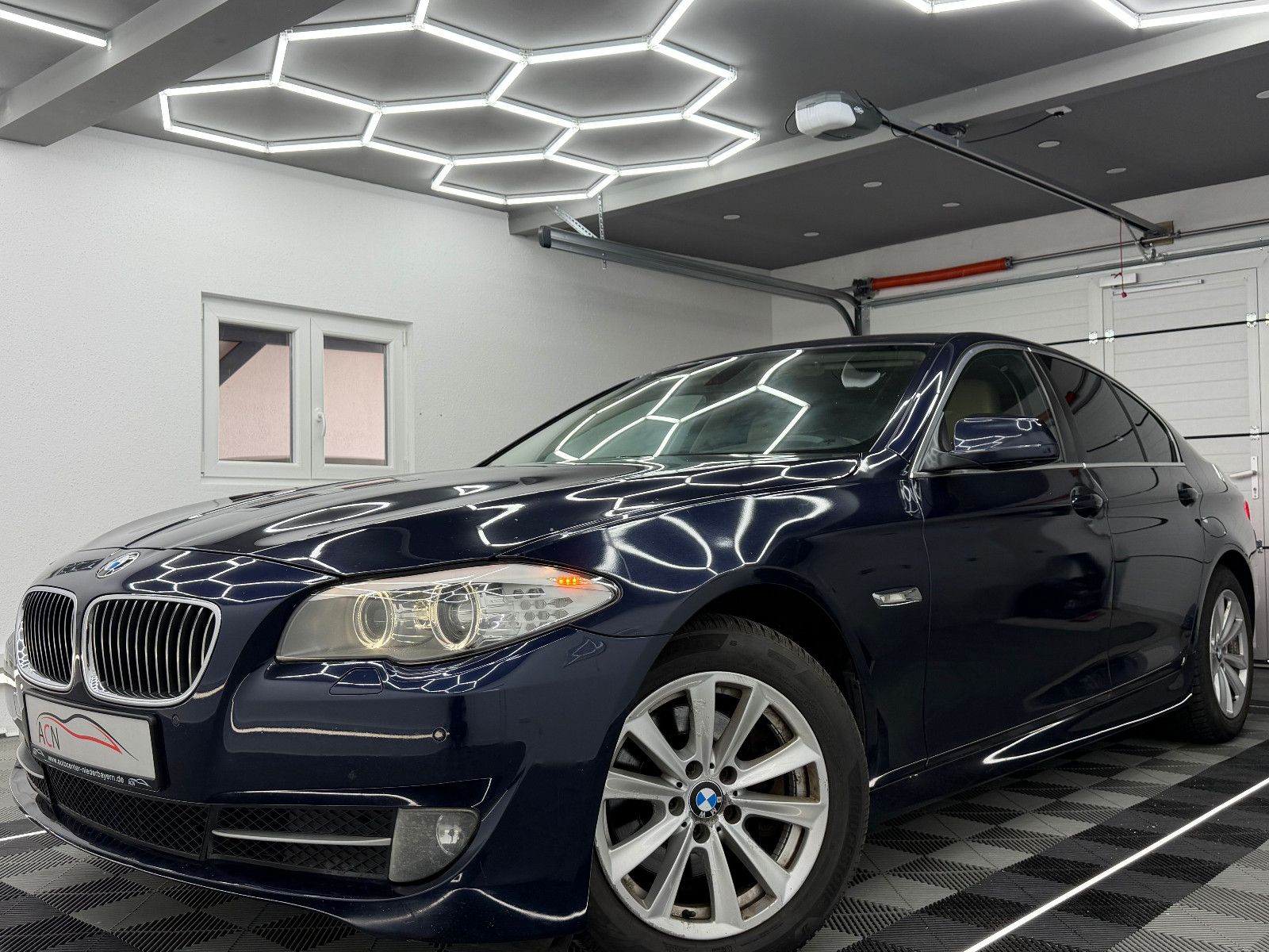 Fahrzeugabbildung BMW 520 d Lim. Aut./elektr. SITZ/NAVI/ ProfBi-XENON/