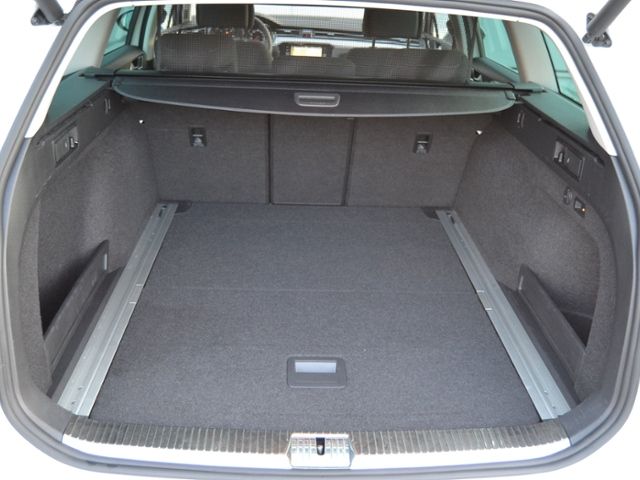 Passat Variant 2.0 TDI Business AHK/LED/NAVI+VZE