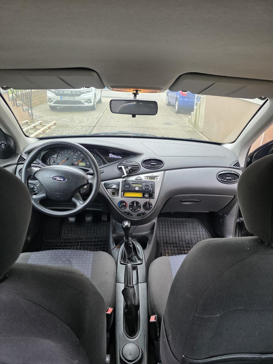 Ford Focus 2004 — photo 7