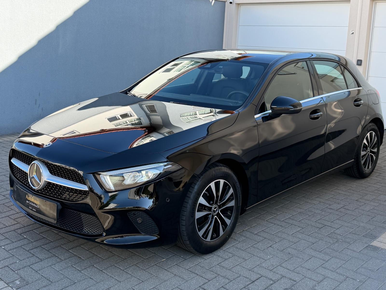 Mercedes-Benz A 180 Auto.°34Tkm°Ambiente°LED°T-Leder°Navi°MBUX