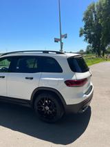 Mercedes-Benz GLB 250 4MATIC DCT - - weiße Mercedes-Benz GLB 250