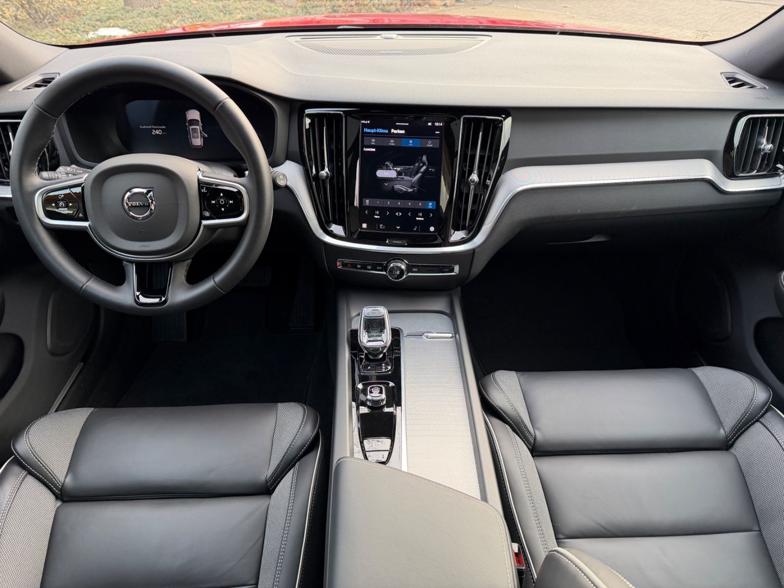 Volvo V60 B4 FWD Plus Dark #volvo #madebymerten foto 6