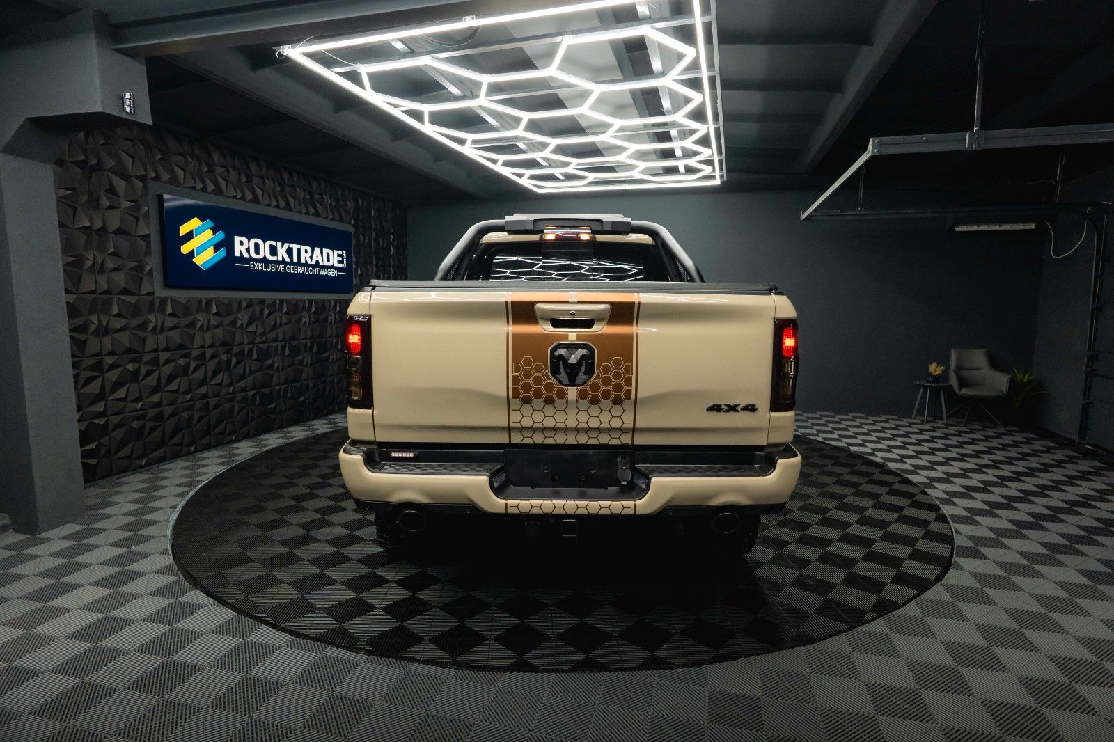 Fahrzeugabbildung Dodge RAM 5.7 V8 HEMI 4x4 OFFROAD LONGBED AXLE LOCK RC