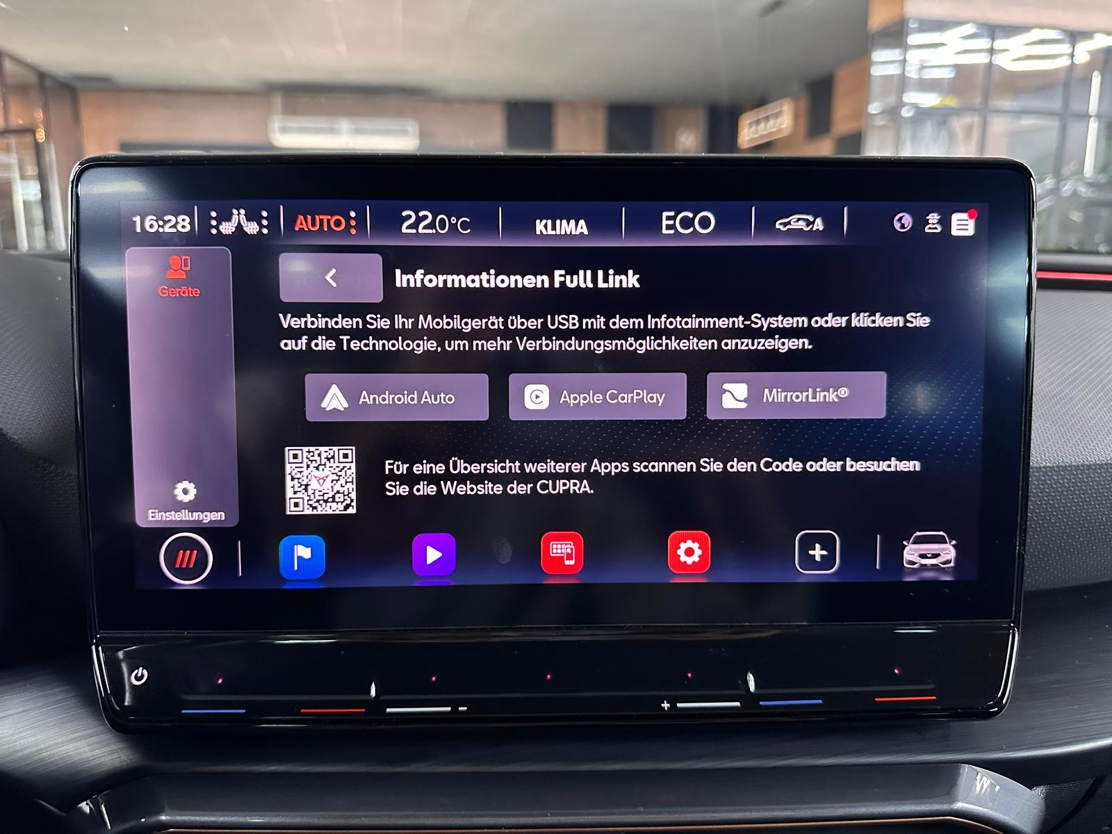 CUPRA LEON SPORTSTOURER E-HYBRID 204ch DSG - ATTELAGE PIVOTANT - COCKPIT NUMÉRIQUE - ACC - CAMÉRA DE RECUL - SIÈGES CHAUFFANTS