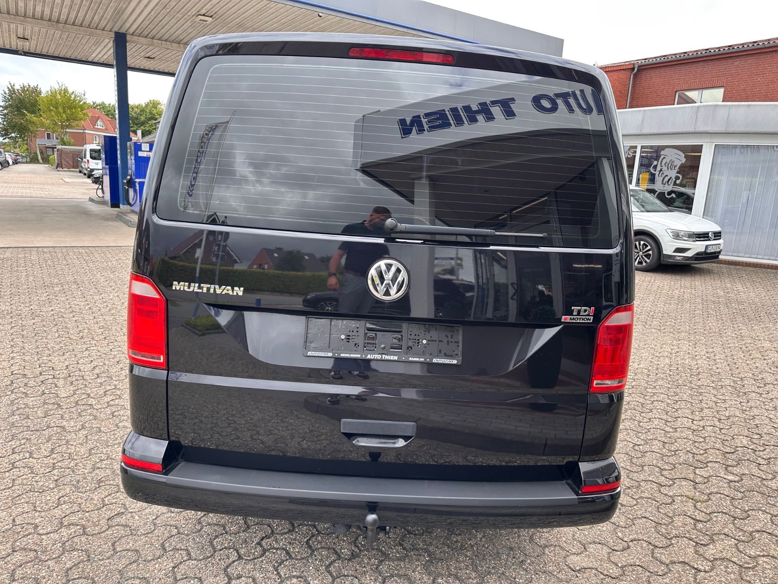 Fahrzeugabbildung Volkswagen T6 Multivan 2.0 TDI 4Motion DSG AHK/Navi/APP