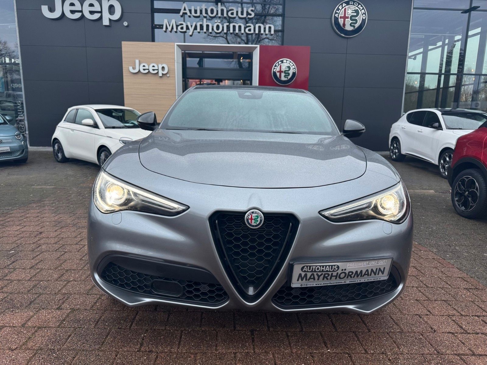 Fahrzeugabbildung Alfa Romeo Stelvio Veloce 210PS Memory Glasdach Kamera Navi