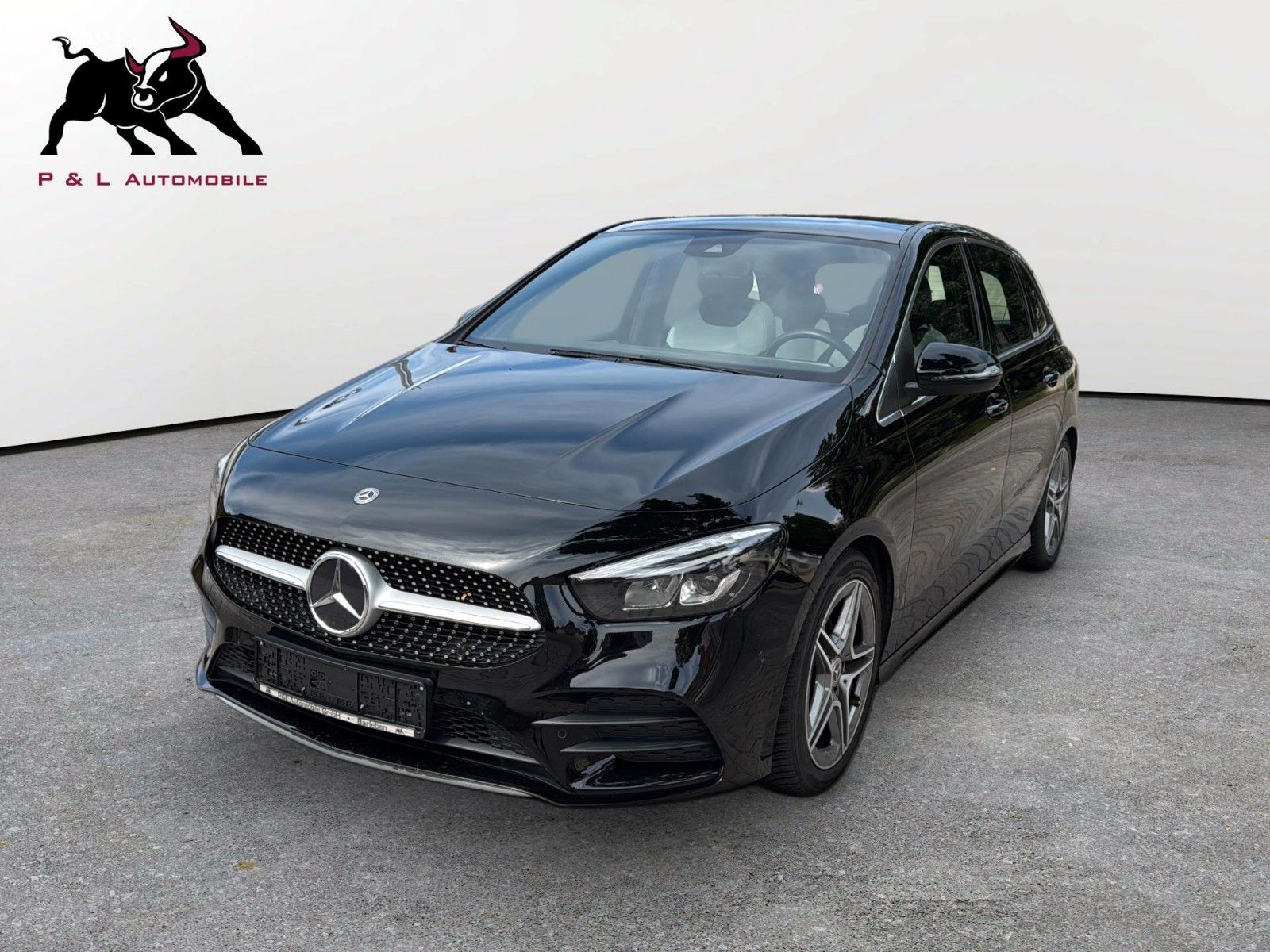MERCEDES-BENZ B 180 AMG line/Pano/AHK