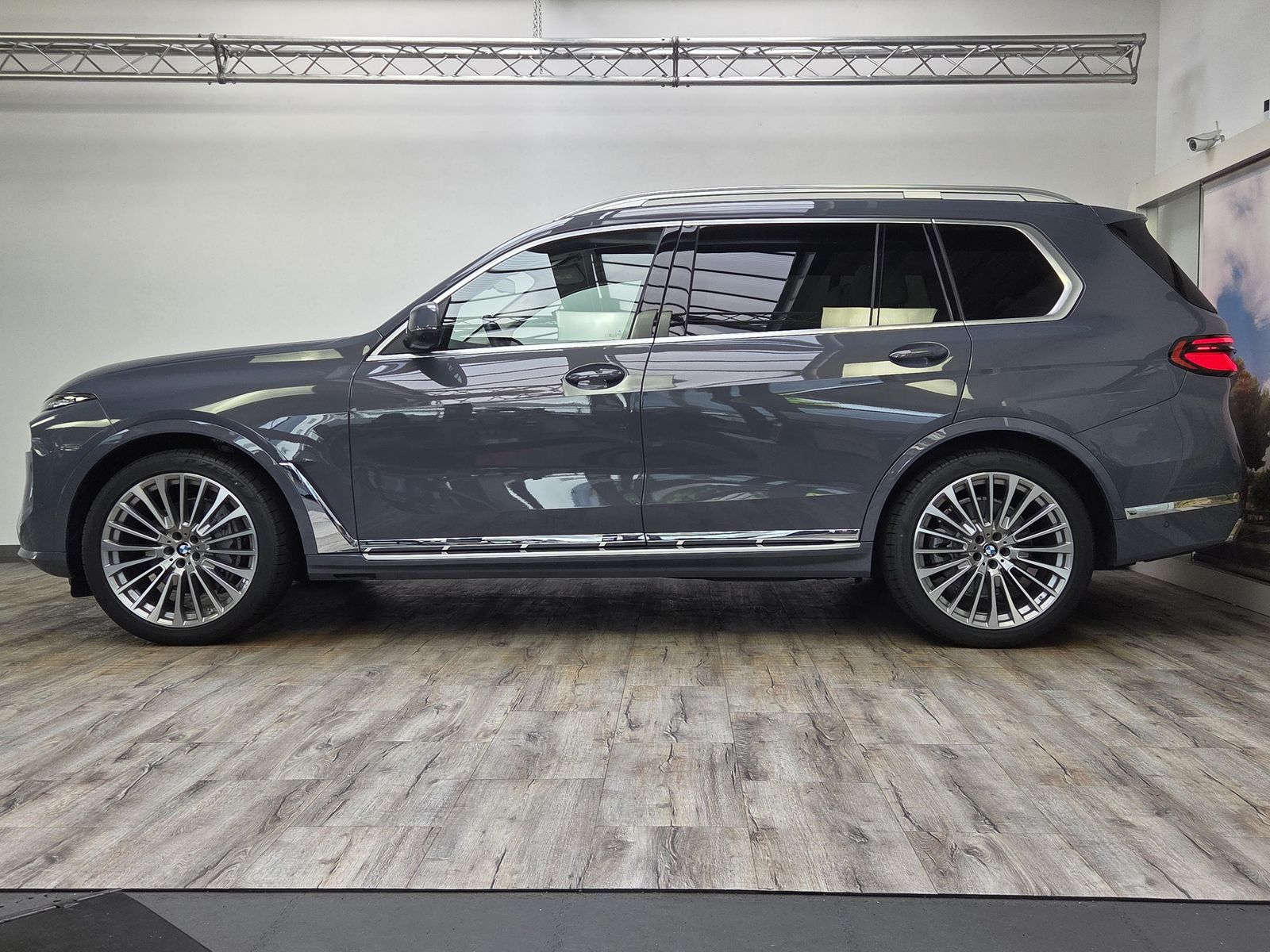 BMW X7 xDr40d DrivePro 6Seats B&W Kristal ACC UPE149 imagem 3