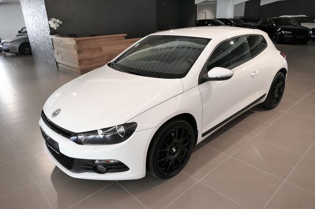 Volkswagen Scirocco 2.0TSI DSG DYNAUDIO NAVI BBS DCC 1.HAND