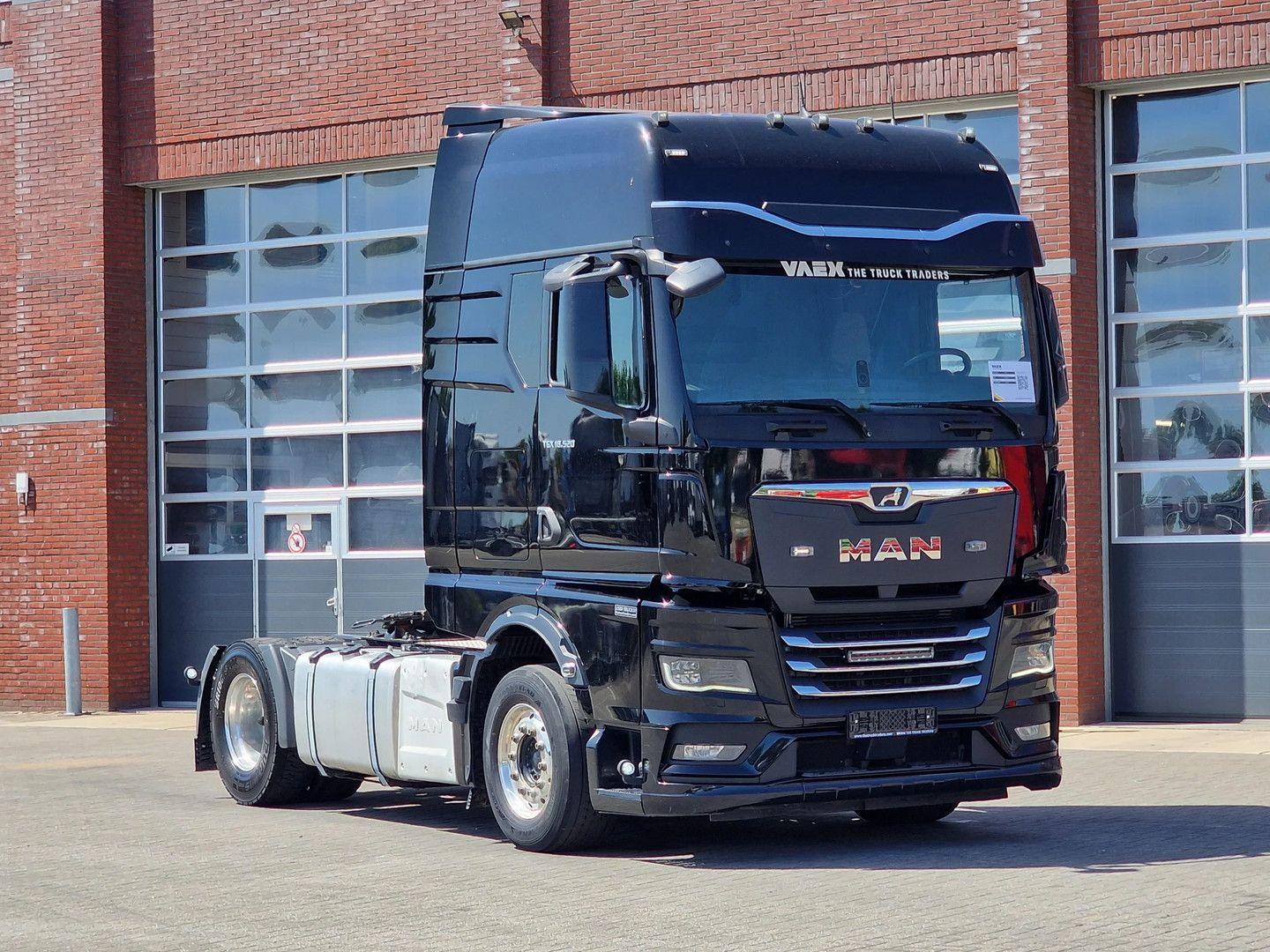 MAN TGX 18.520 4x2 - Full spec - Retarder - Night cl