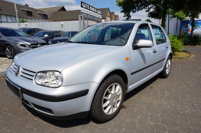 Volkswagen Golf 1.6  Klima/Geringe Fahrleistung/TÜV neu!!